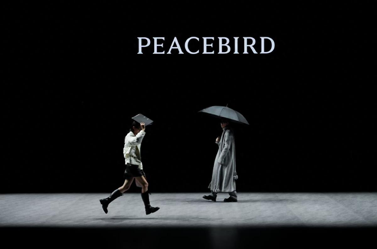 太平鸟绒入新境冬季大秀,太平鸟德绒保暖内衣儿童