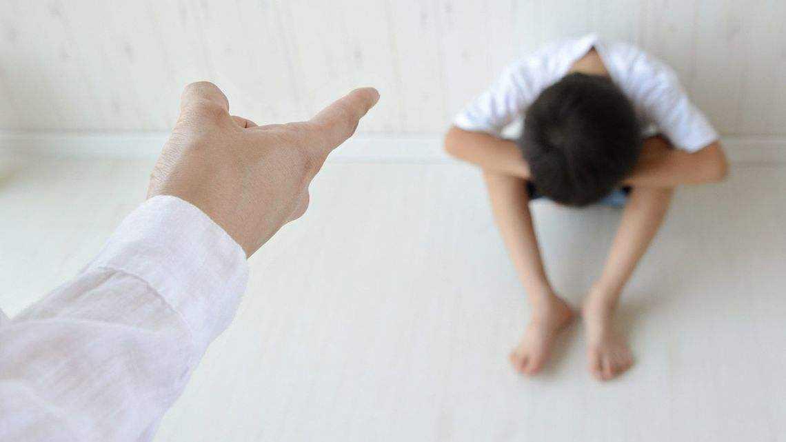 父母长期打骂孩子的心理变化,父母打骂对孩子心理影响怎么弥补