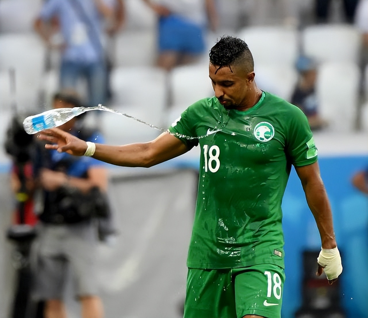 盘点世界杯的球王太太团,世界杯32强当家球星