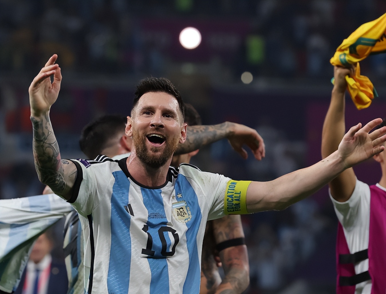 梅西和c罗的高光时刻,梅西4:3