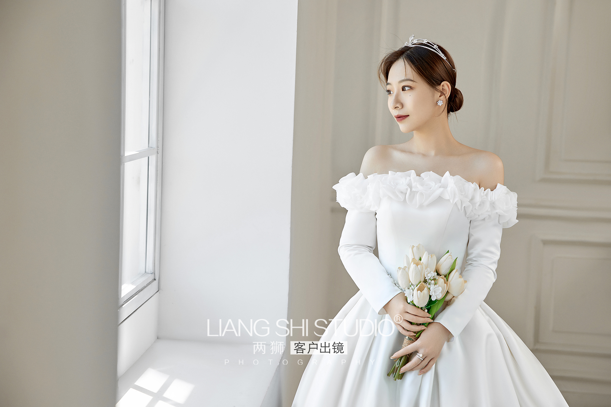 复古婚纱照现代婚纱照,分享一组室内韩式简约婚纱照