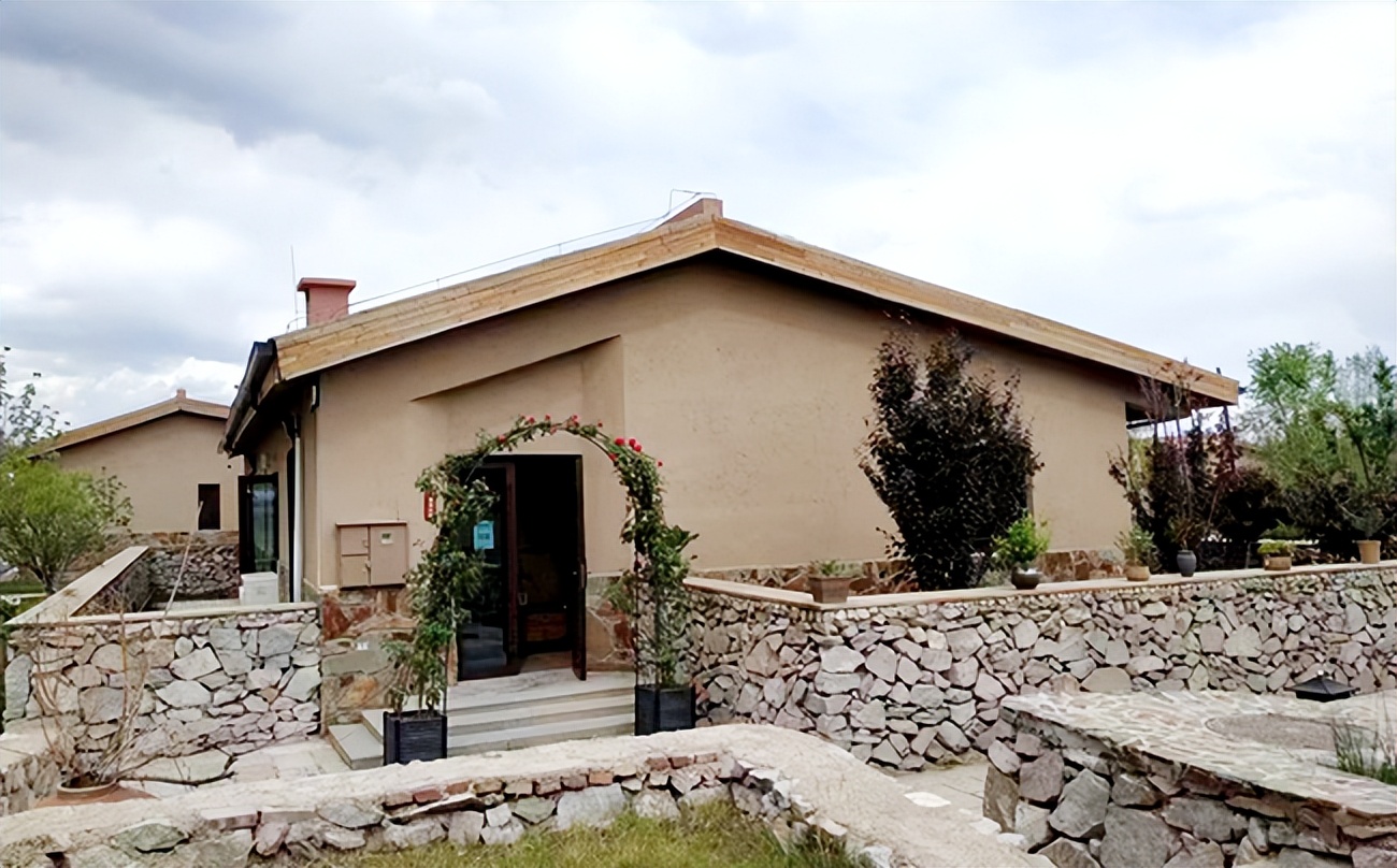 常觅春归不知处花田此地得逢君：栖云田园小镇·花间集