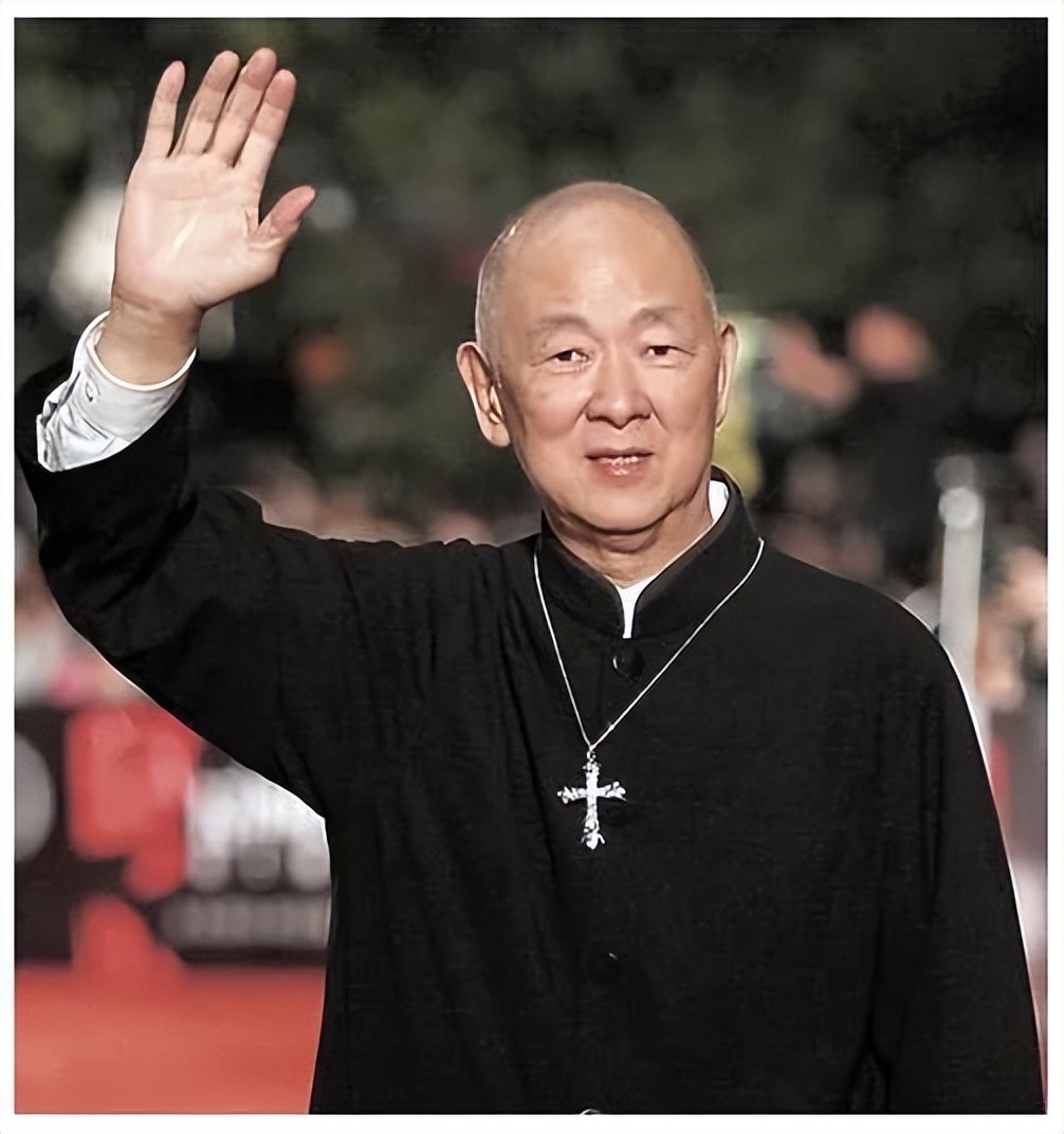 恋人妻、追青霞、混黑道、建豪宅，“武侠片之父”的江湖往事……