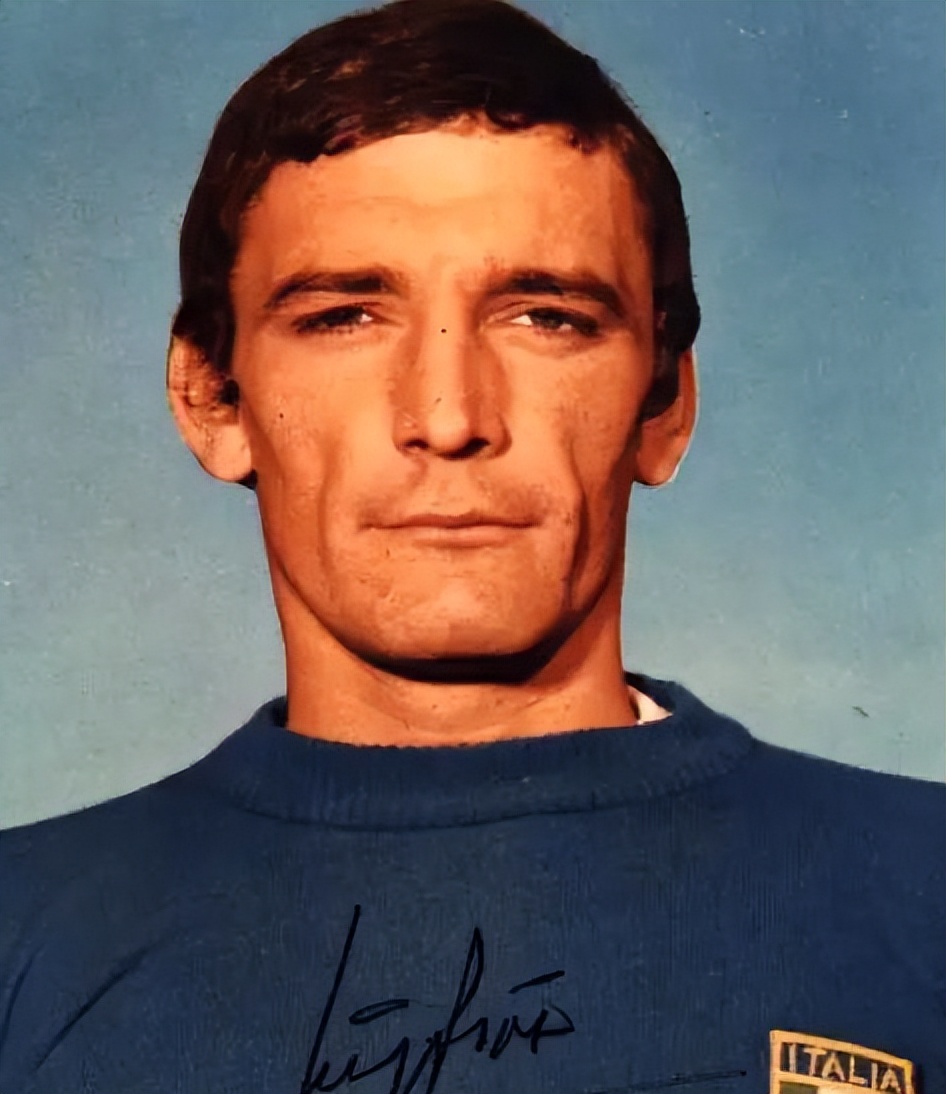 意大利足坛历史十大巨星,02年托蒂表现如何