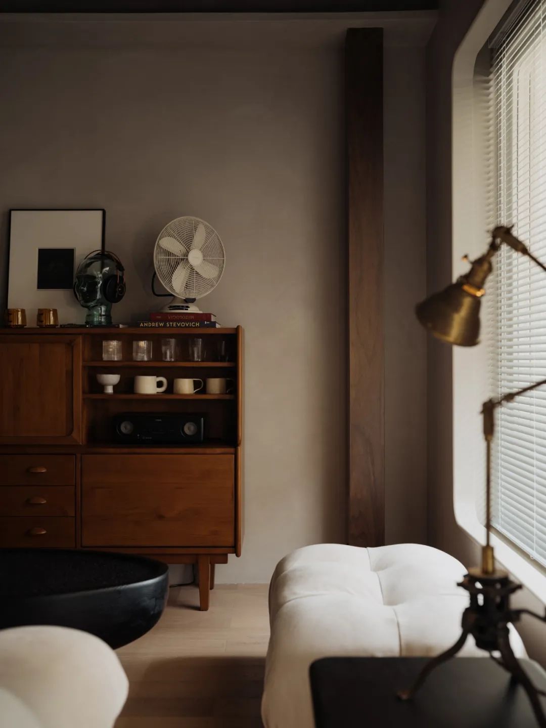 4个设计师设计办公台布局,设计师最佳农村房屋设计