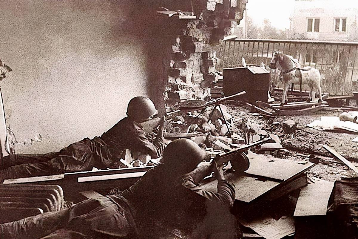 捷克曾有多辉煌？敢叫板希特勒，一枪没放惨遭瓦解