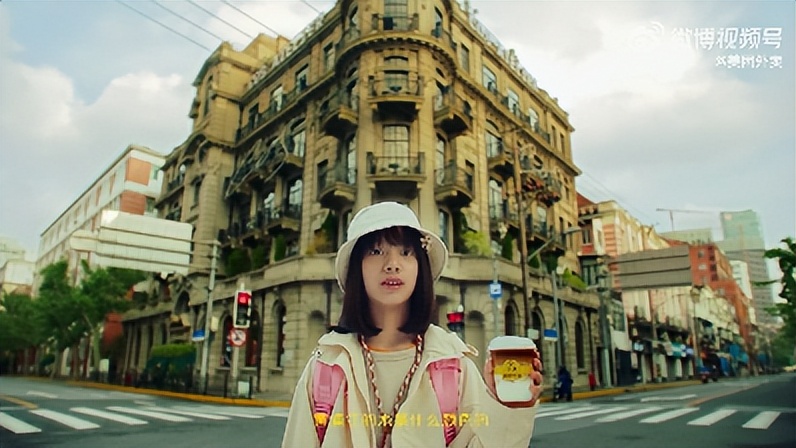 京东手机讲童趣，元气森林玩转折，美团买卖搞新潮【案例挖掘机】