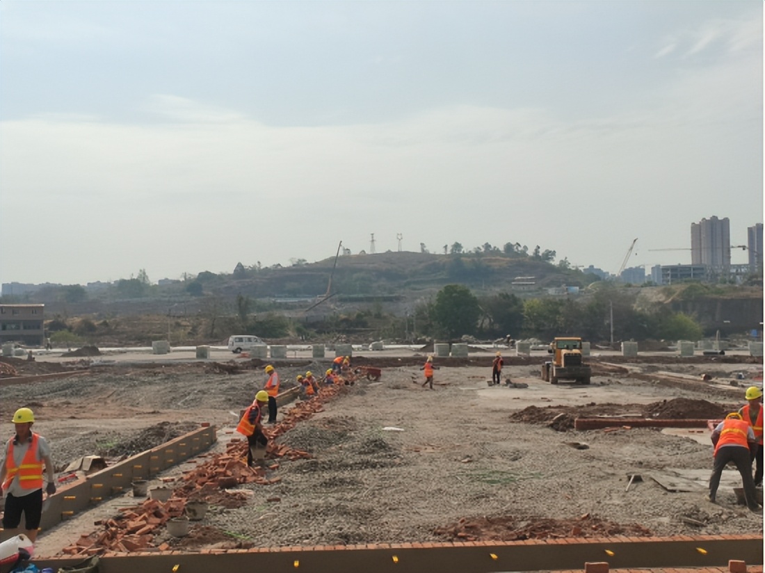 重庆首座专业足球场设计,重庆龙兴足球场最新进展