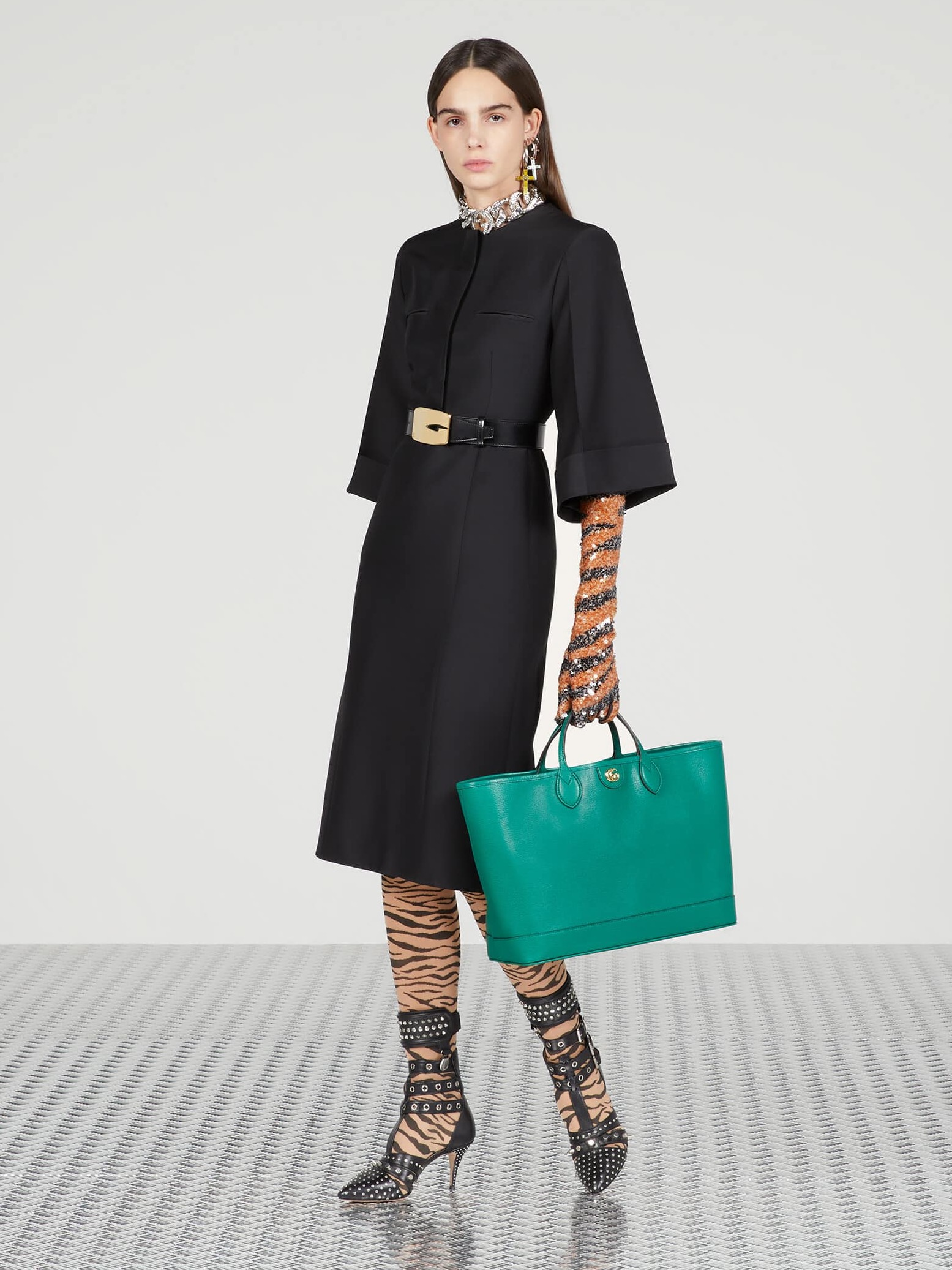 gucciophidia托特包有几个号黑色,gucci古驰ophidia系列中号托特包