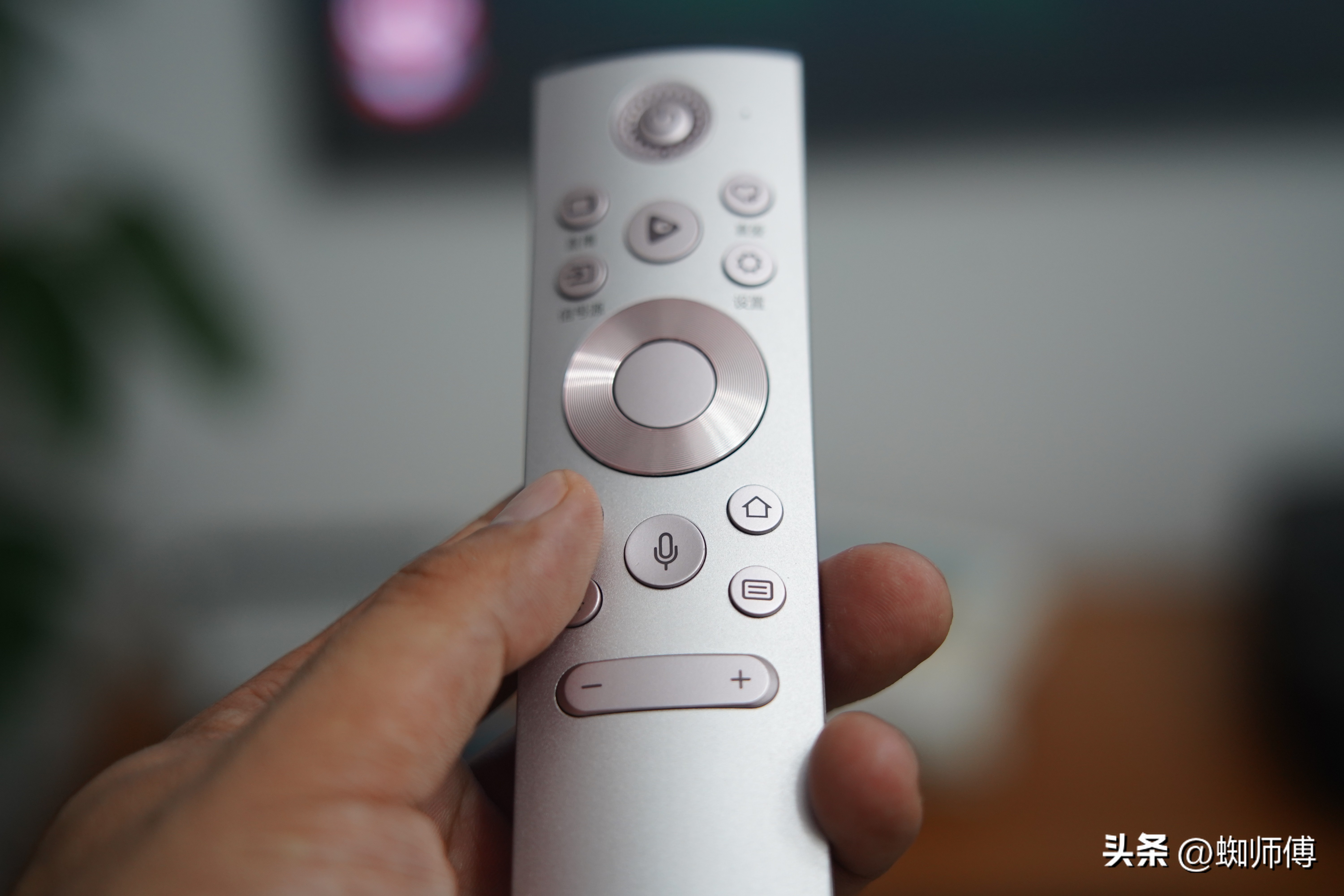 大屏幕护眼电视,海信激光电视80d9h80英寸测评