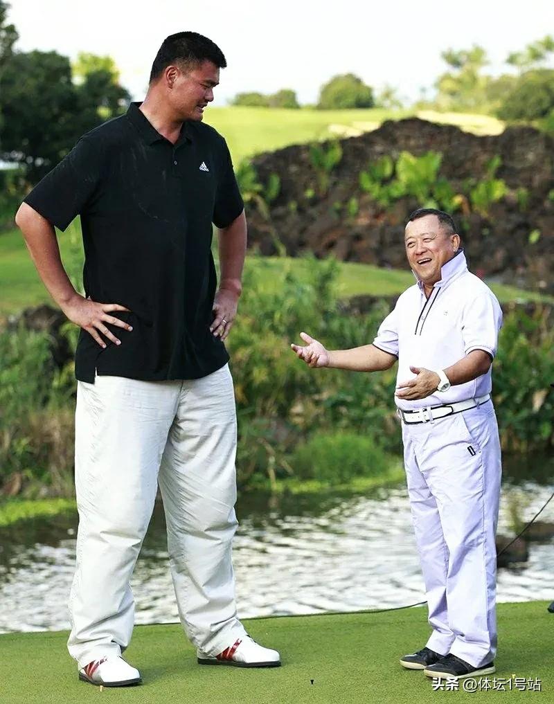 嫁给2米26的巨人姚明是什么感觉,嫁给姚明