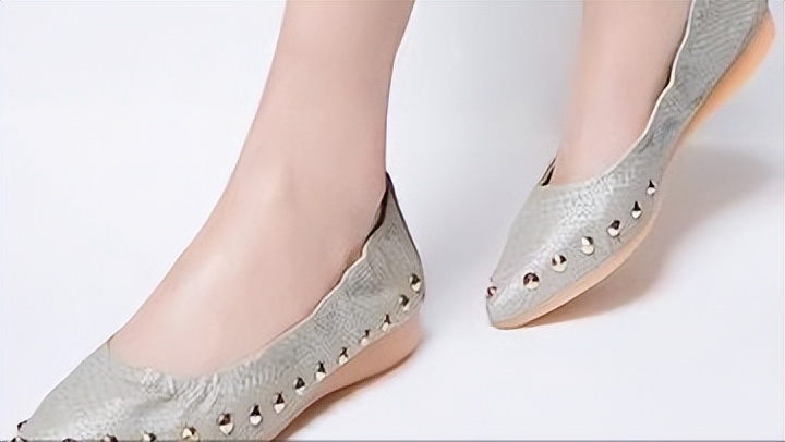 脚底板爱进风什么原因,脚底板走路磨起茧子怎么去