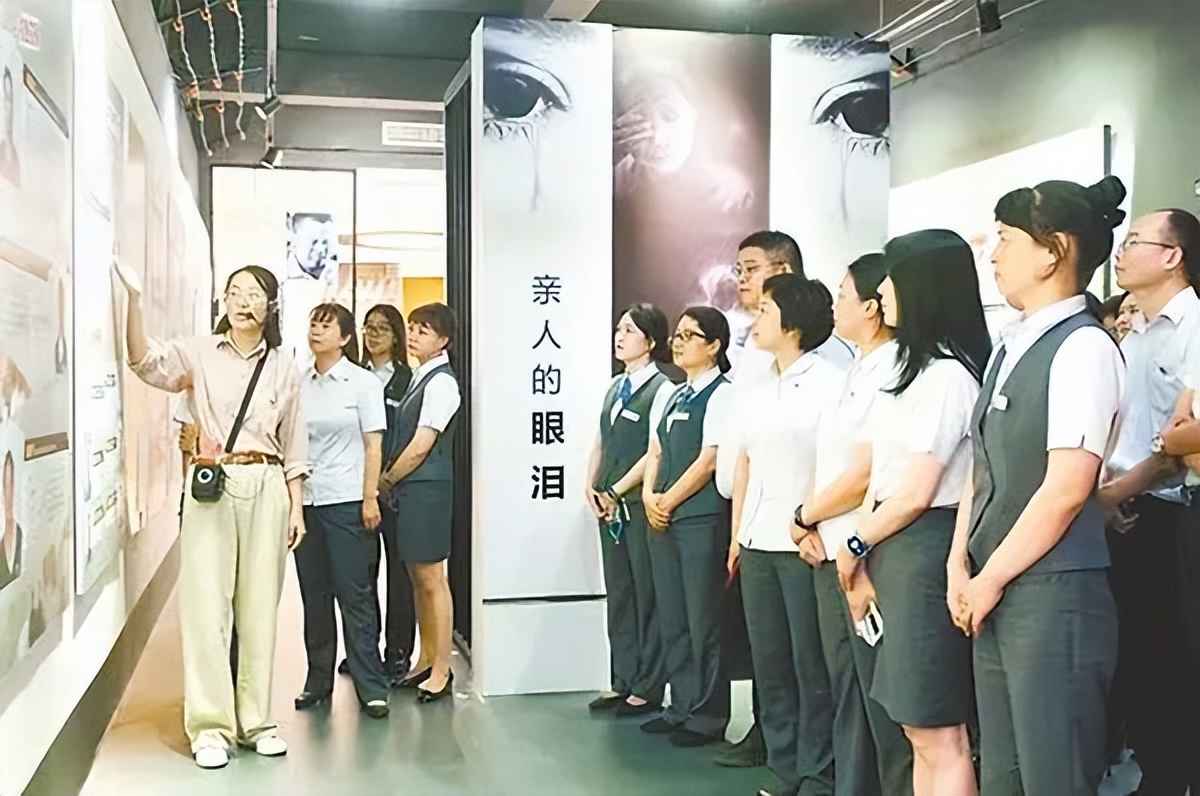 落马的“90后”：他们为何早节不保？