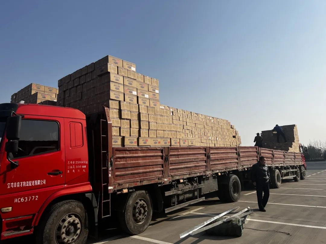 擀面皮与臊子面华厦集团100万元民生物资驰援西安