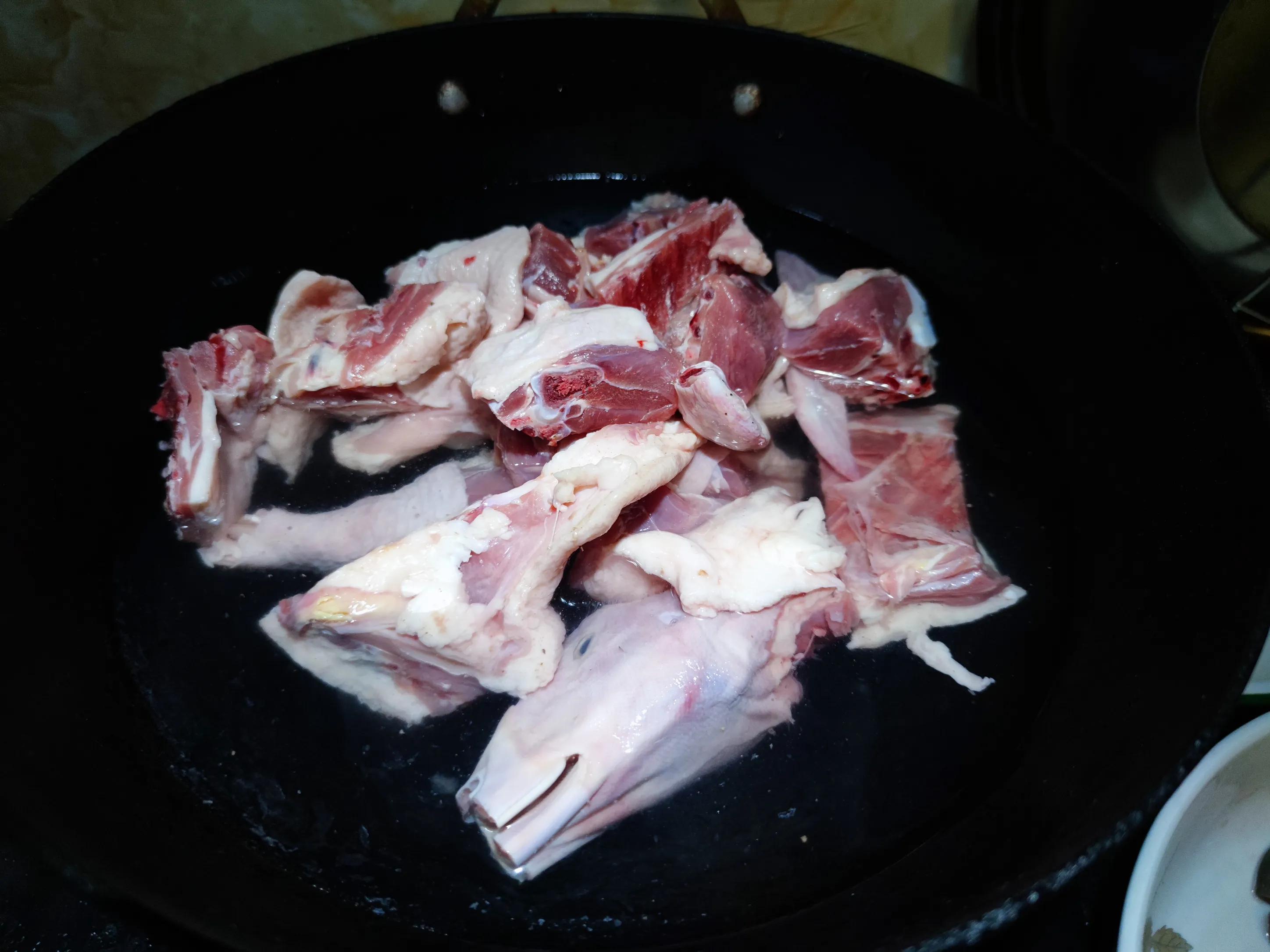 今日小雪天冷了记得添衣保暖,明日小雪吃什么食材