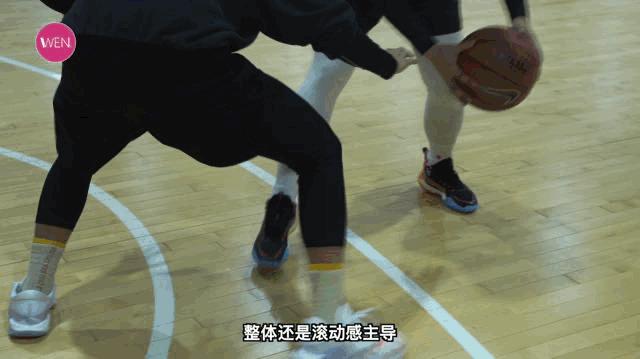 音速10球鞋上脚测评,音速10樱花粉篮球鞋测评