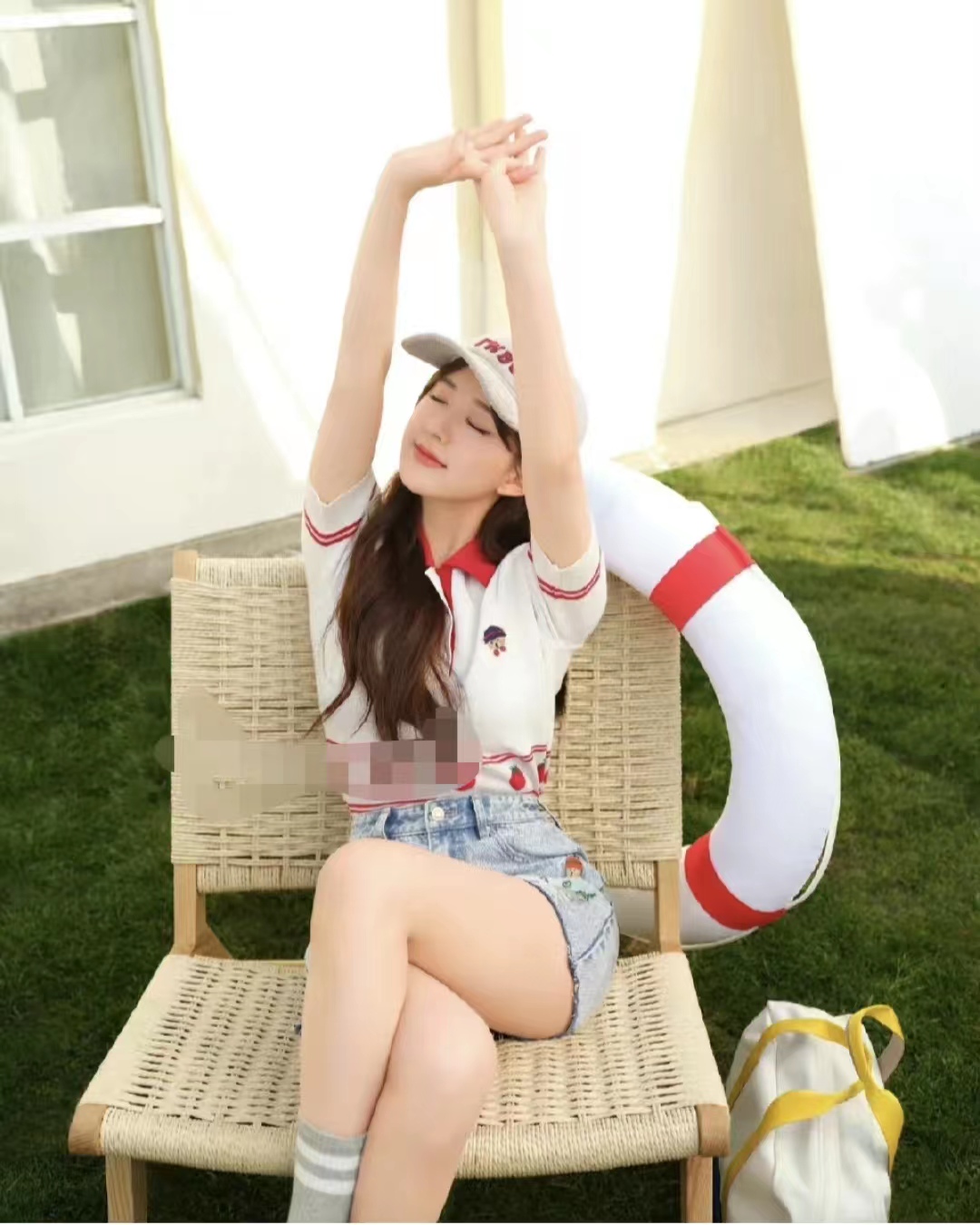 蓝色牛仔短裤女搭配,蓝色高腰牛仔铅笔裤