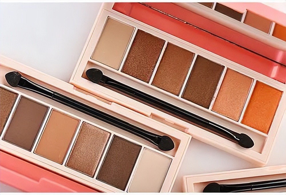 眼影的搭配和画法,纵向眼影和横向眼影的画法