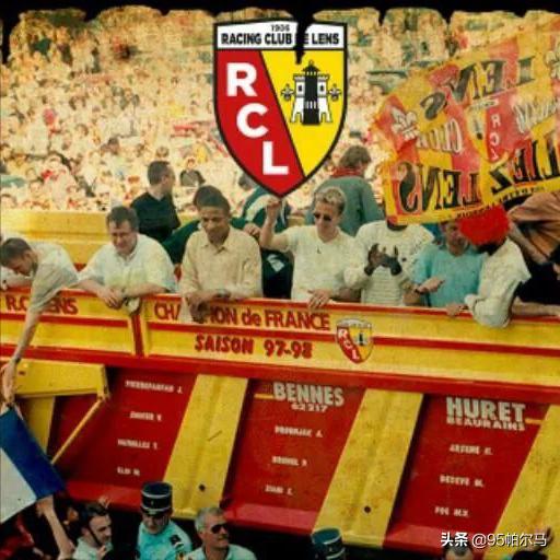 捷克黄金一代的代表人物，伊斯坦布尔奇迹亲历者，落叶归根开酒店