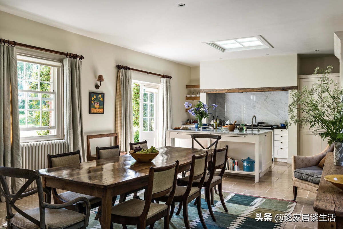 什么样的餐桌好看又实用,好看实用的圆餐桌小户型