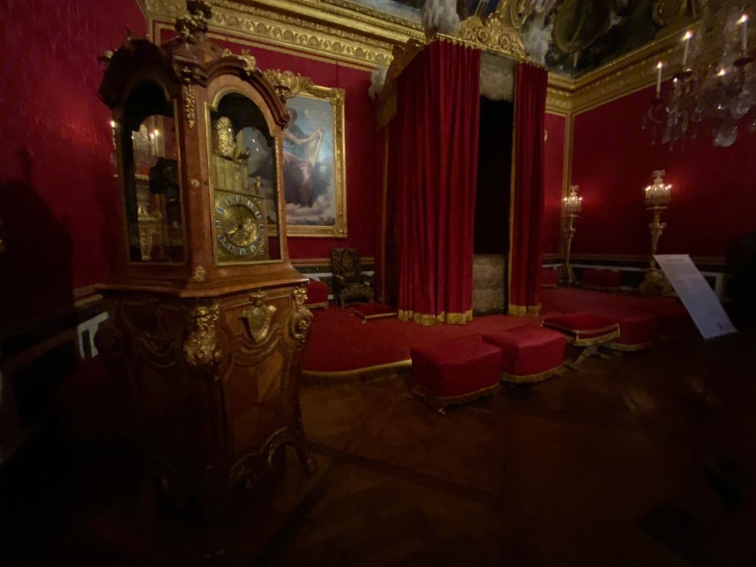 法国凡尔赛宫的简介,巴黎凡尔赛宫与故宫建筑风格