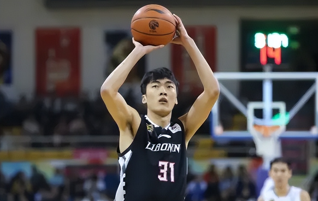 张镇麟和易建联谁的弹跳好,辽宁队张镇麟十佳扣篮