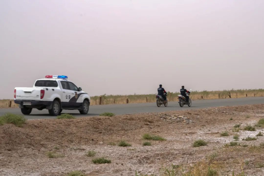 神舟15号载人飞船返回舱成功着陆,神舟十五号载人飞船首次出舱任务