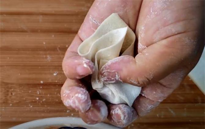 包馄饨不会散的最简单方法,不会包饺子怎么办教你第五种包法