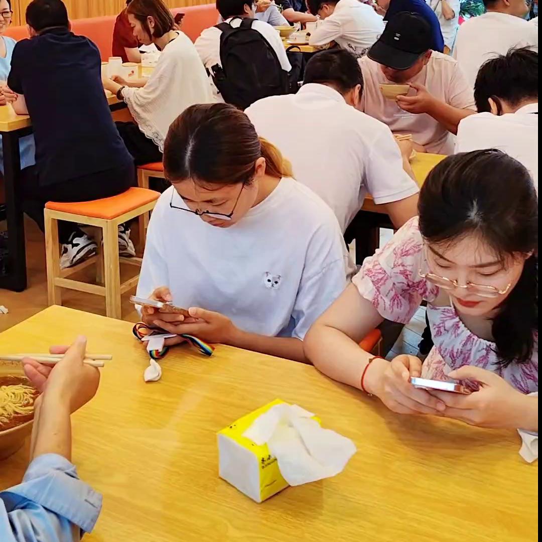 大美南京“学员店”火爆开业@沙县小吃培训咨询