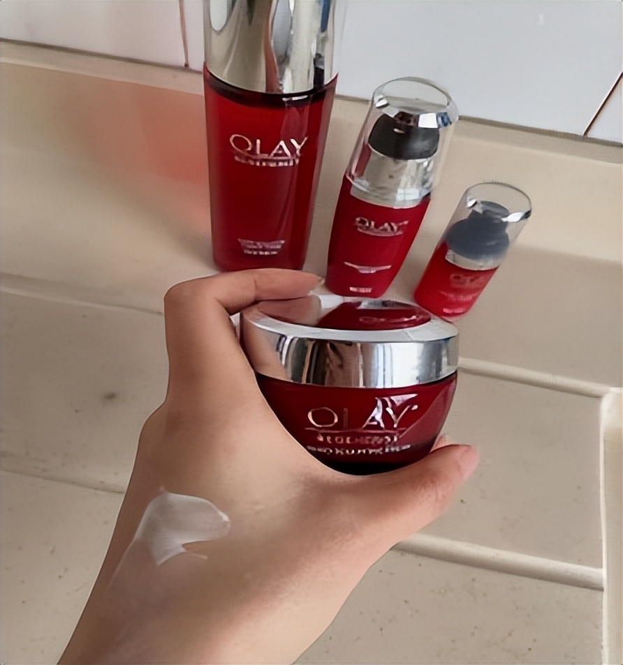 适合40-50岁女人的护肤品套装排行,2023公认最好护肤品套装