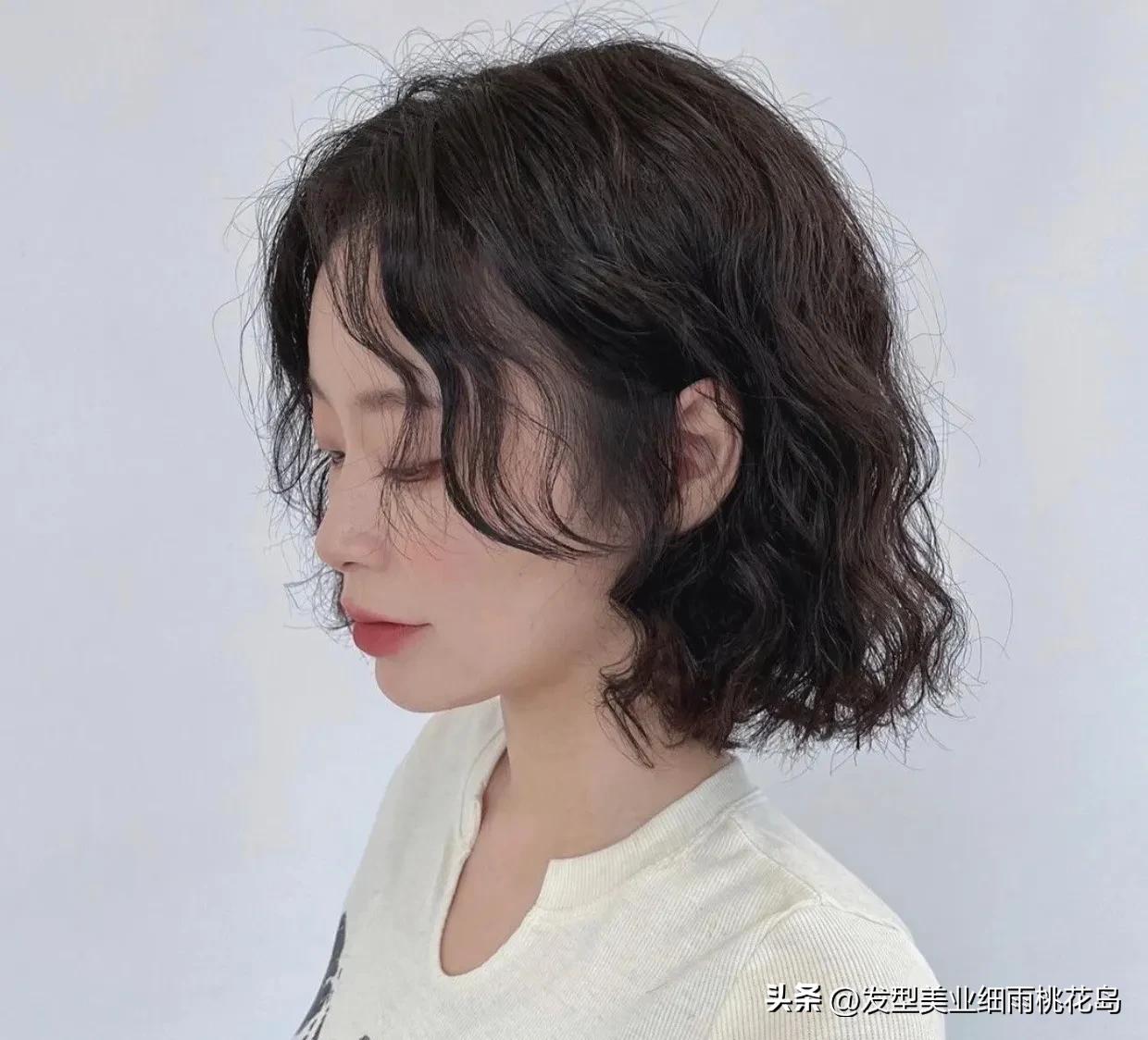 女士短发烫小姐姐,短发烫发型图片