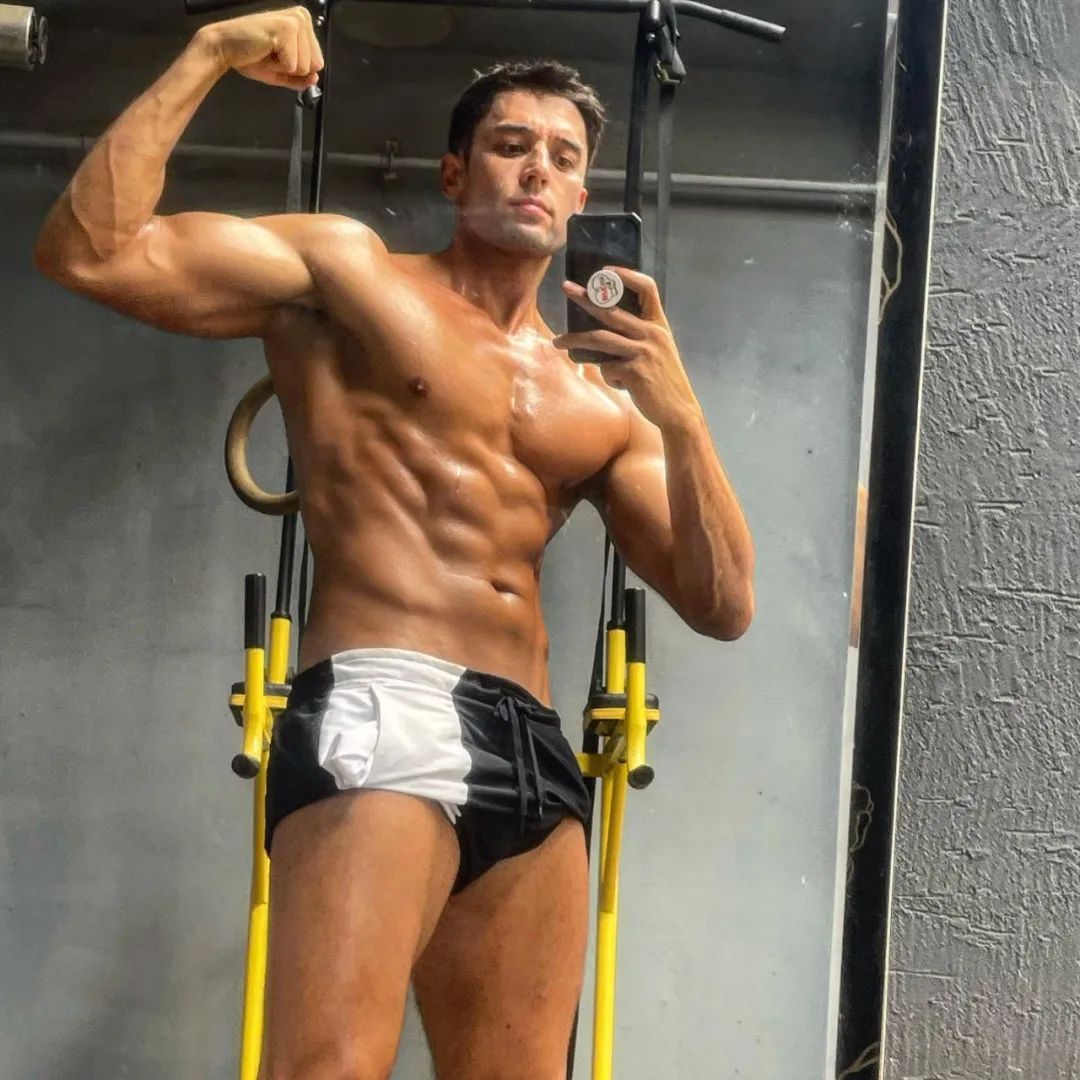 韩国双开门男神订婚了，高富帅正式封盘！