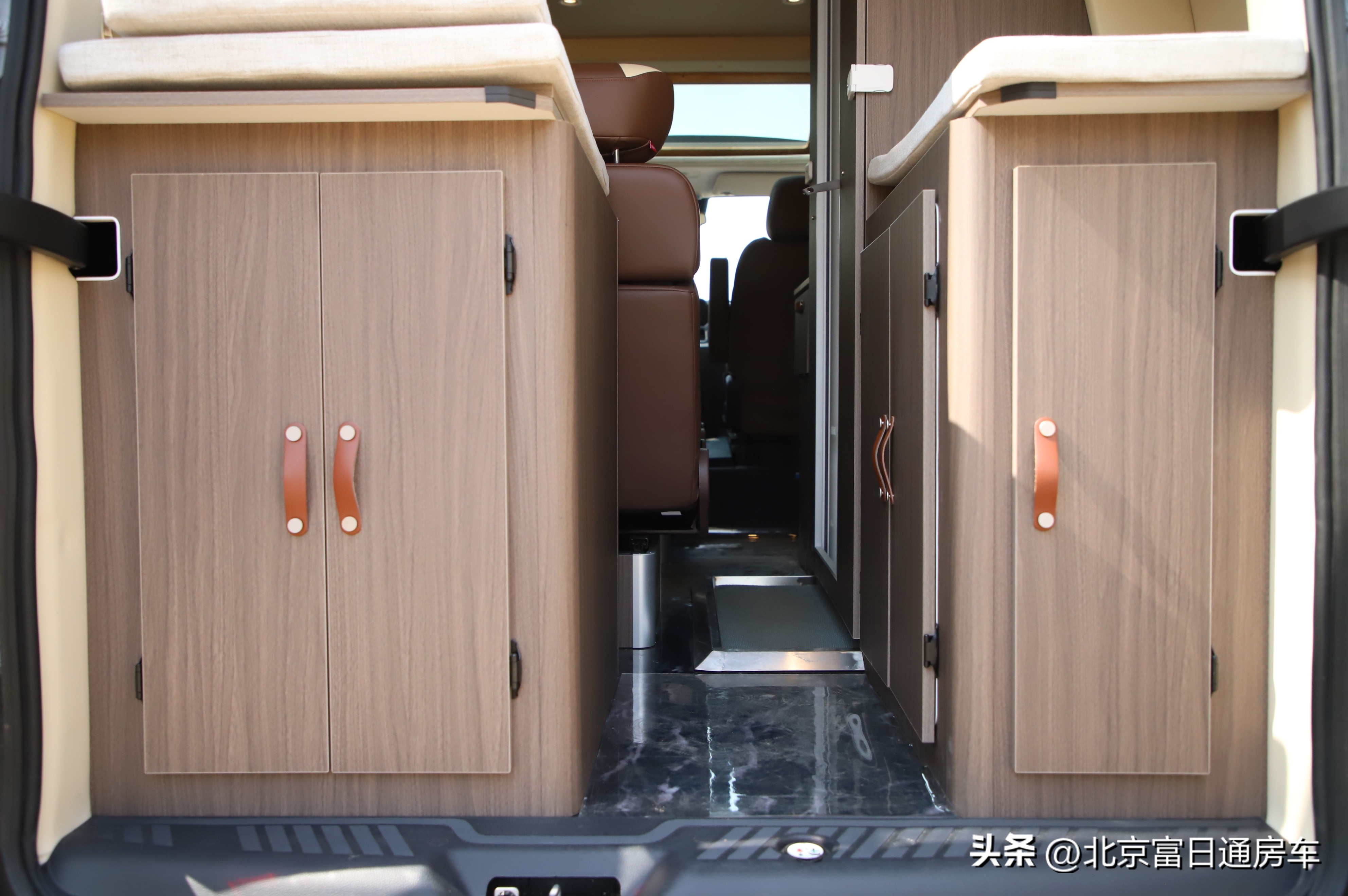 2019江铃福特房车12万左右自动挡,福特v348pro自动挡b型六座房车