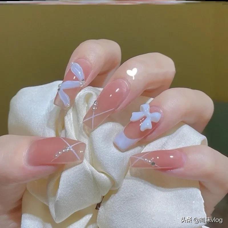 2022美甲爆款新年小短甲,适合2022过年的美甲图片