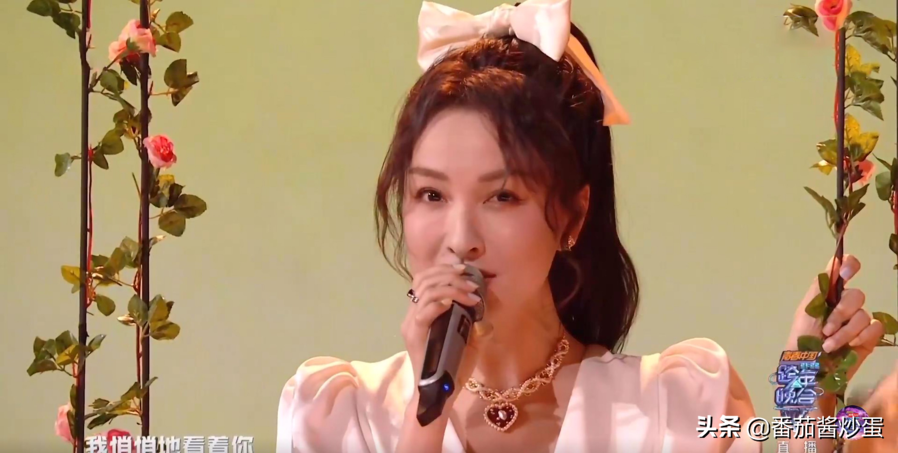 央视跨年收视率稳居第一，湖南卫视主持人阵容大变样，谢娜成歌手