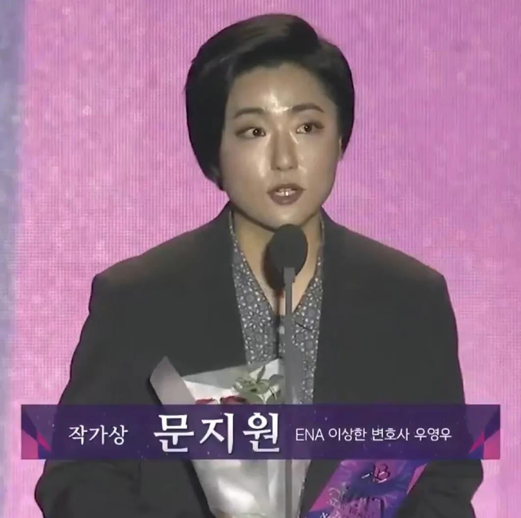 为什么韩国明星拼命追求水光肌,韩娱水光肌效果