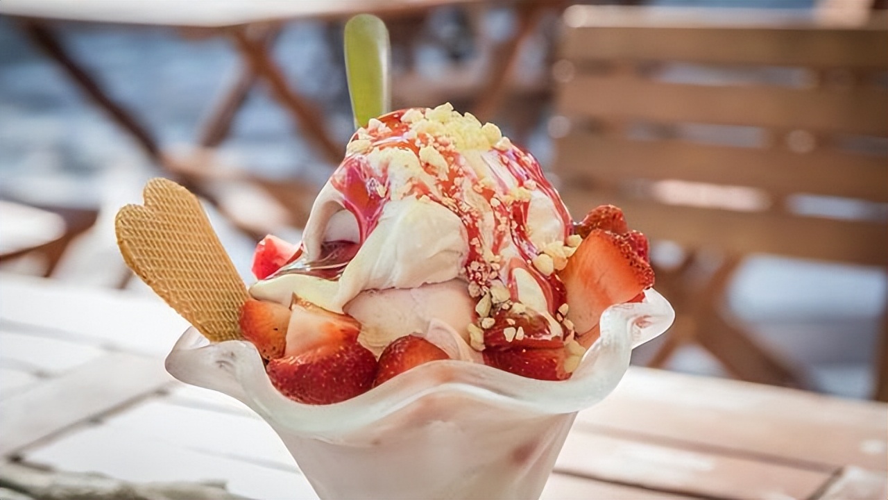 清凉解暑试试五款夏日特色饮品,夏天的几款消暑饮品你们喝过几种