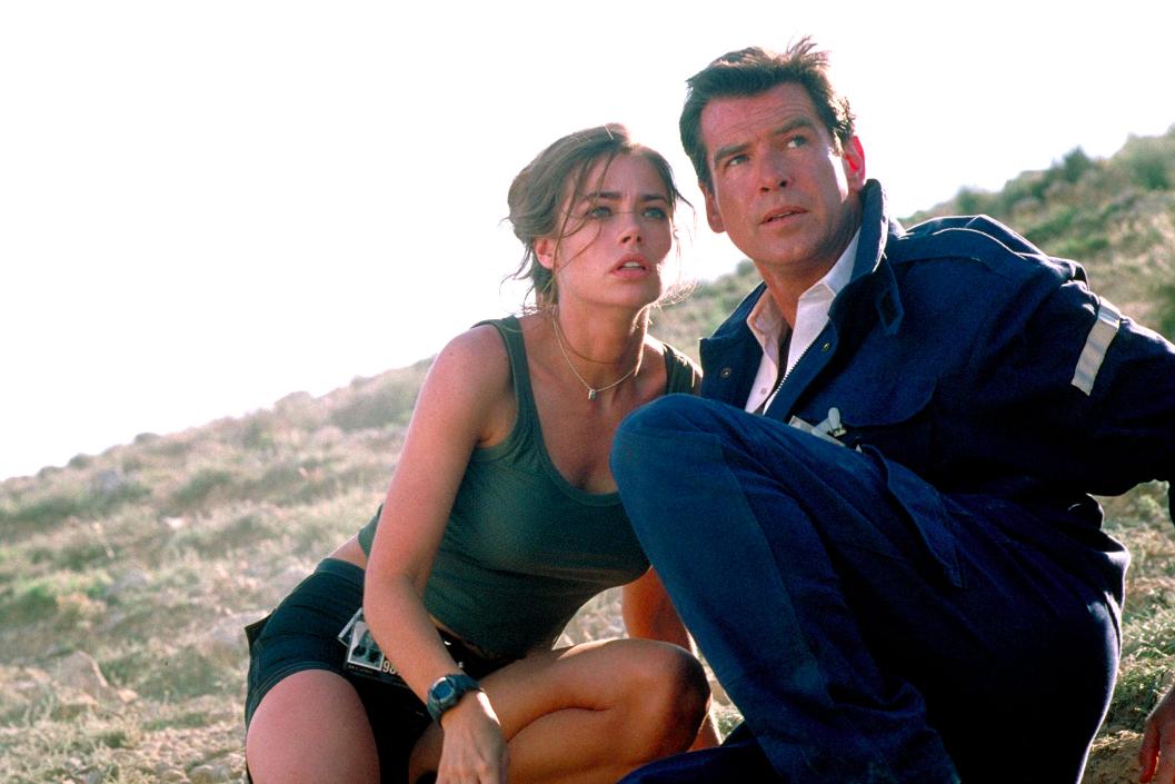 美国18岁星二代卖裸照赚钱？明星父亲痛骂，网友呛：渣男还有脸说