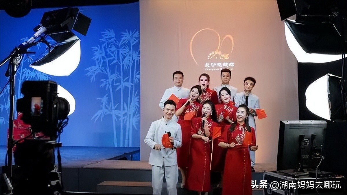 这个“95”后湘妹子，带着3000000+戏迷“游”长沙