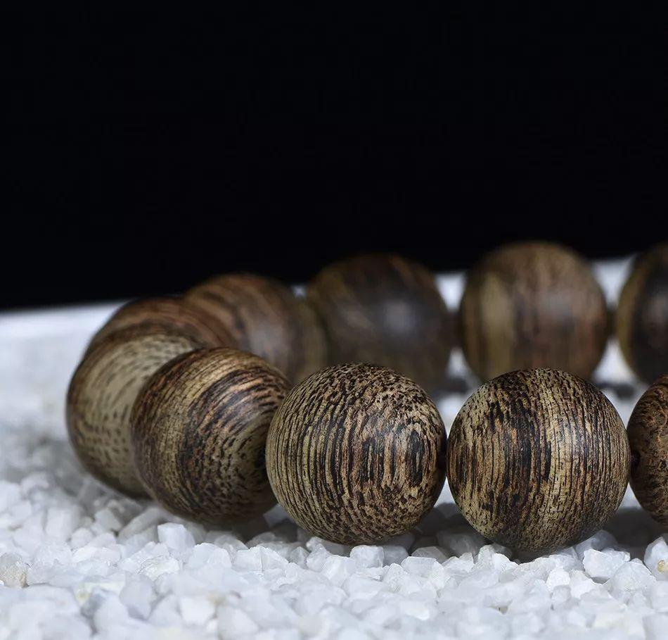 如何鉴别沉香手串好坏区别,九种假沉香手串鉴别方法图解