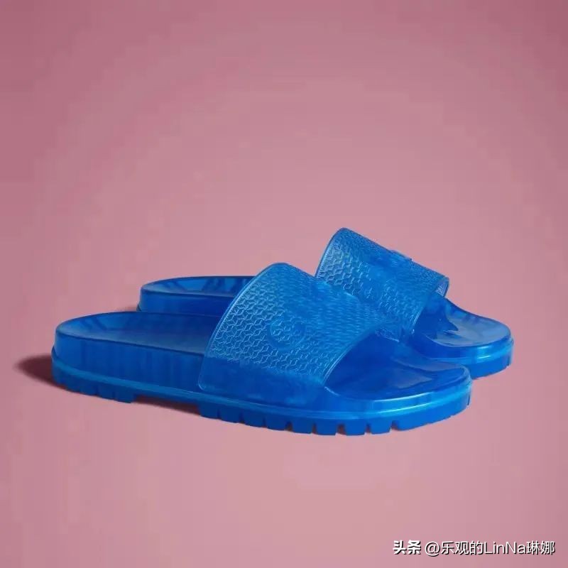 阿迪gucci联名水晶拖鞋穿搭,阿迪古驰联名拖鞋谁买了