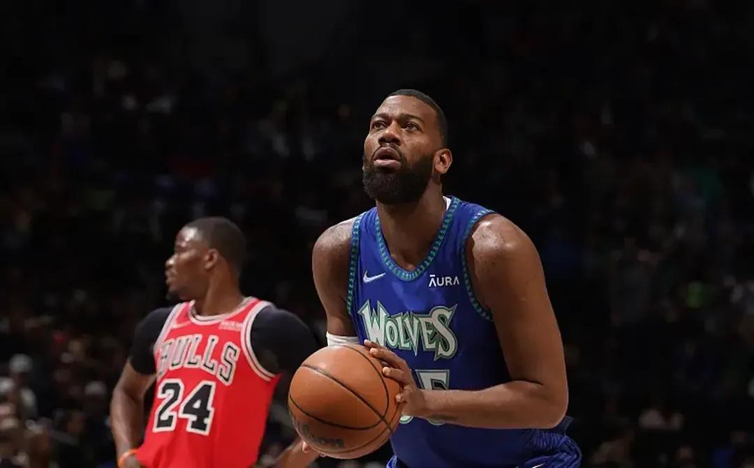 CBA再添NBA悍将，*疆新**男篮换帅举动遭质疑，杜锋快要夜不能寐了