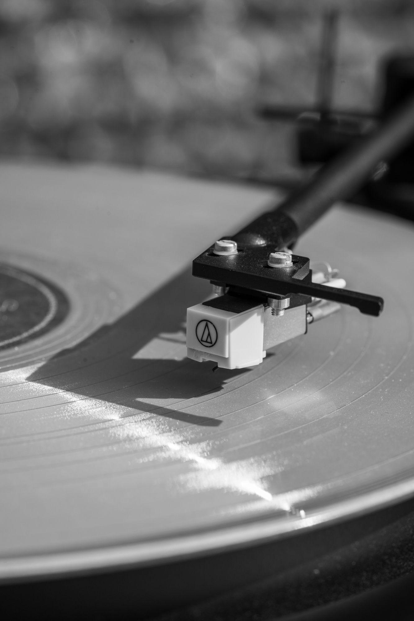 来听听几千块的音响效果,来听听1万块钱手机的声音