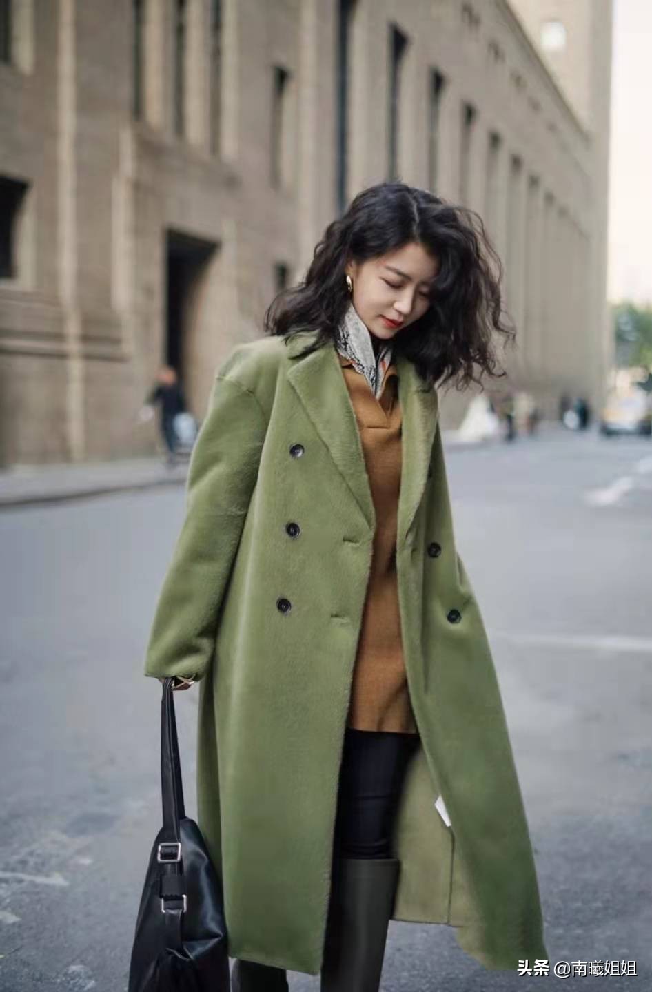 三木妈妈最新穿搭黑大衣,三木妈妈冬装大衣搭配图片