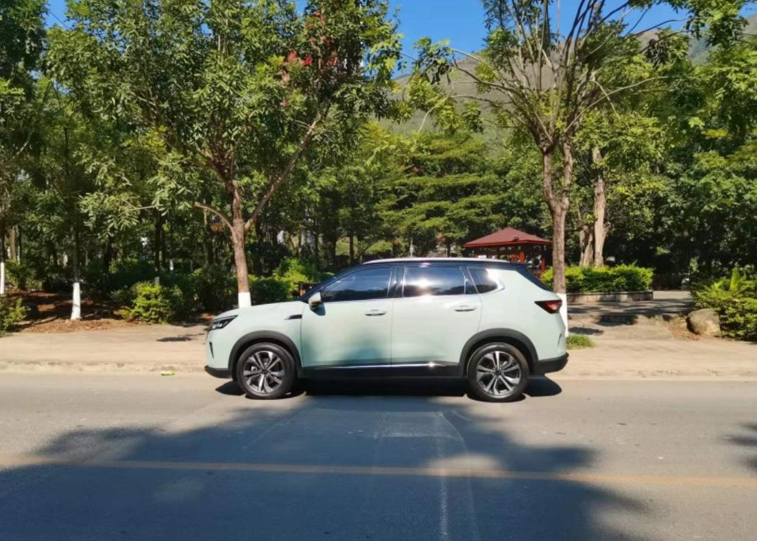 女司机也能开SUV!95后姑娘花12万买星辰,上下班、跑高速都能行