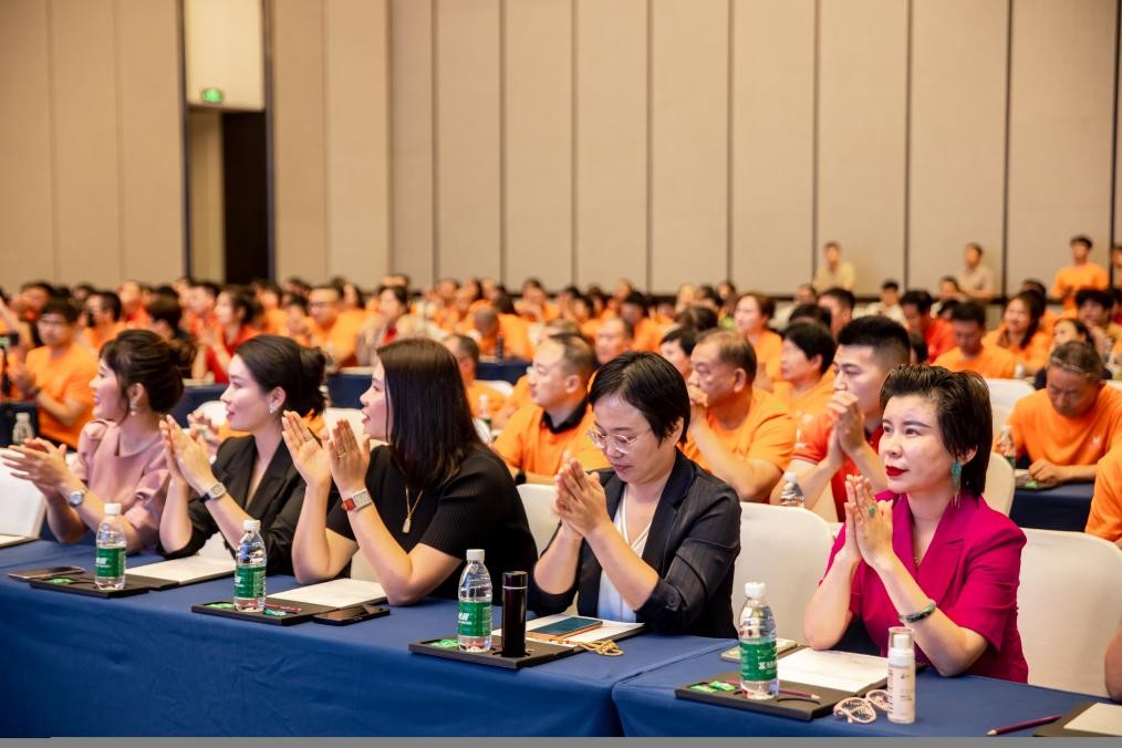 鸿基始创骏业日新什么意思,鸿基始创骏业日新下一句