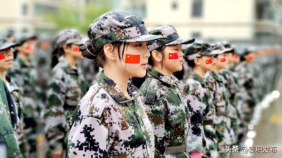 龙园学校军训演出,龙潭中学军训才艺表演