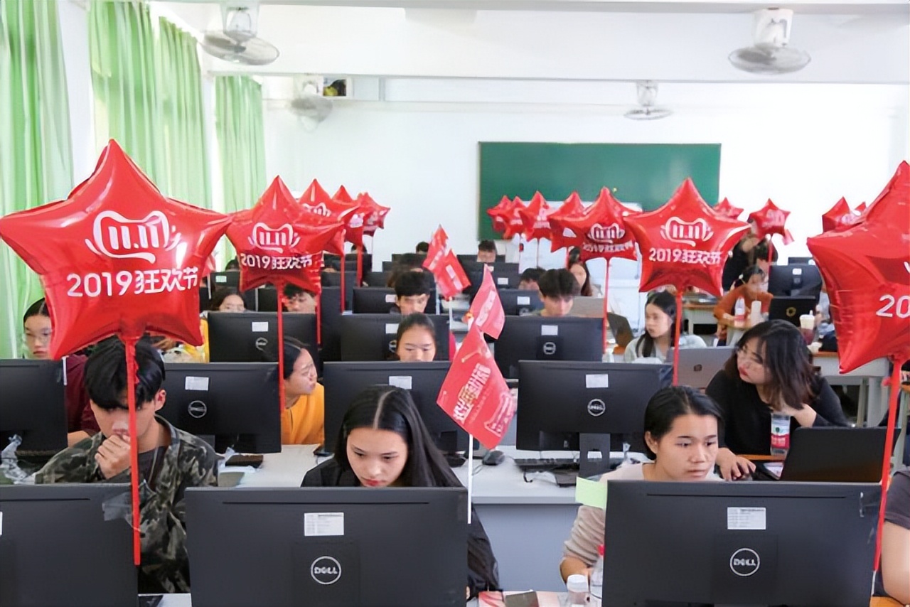 探索商海，畅游国际——国际商贸学院