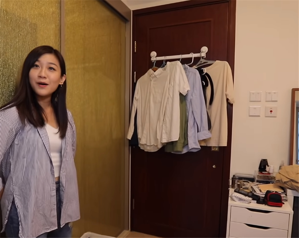 实拍香港一家4口住1000尺蜗居,香港一家六口蜗居真实生活