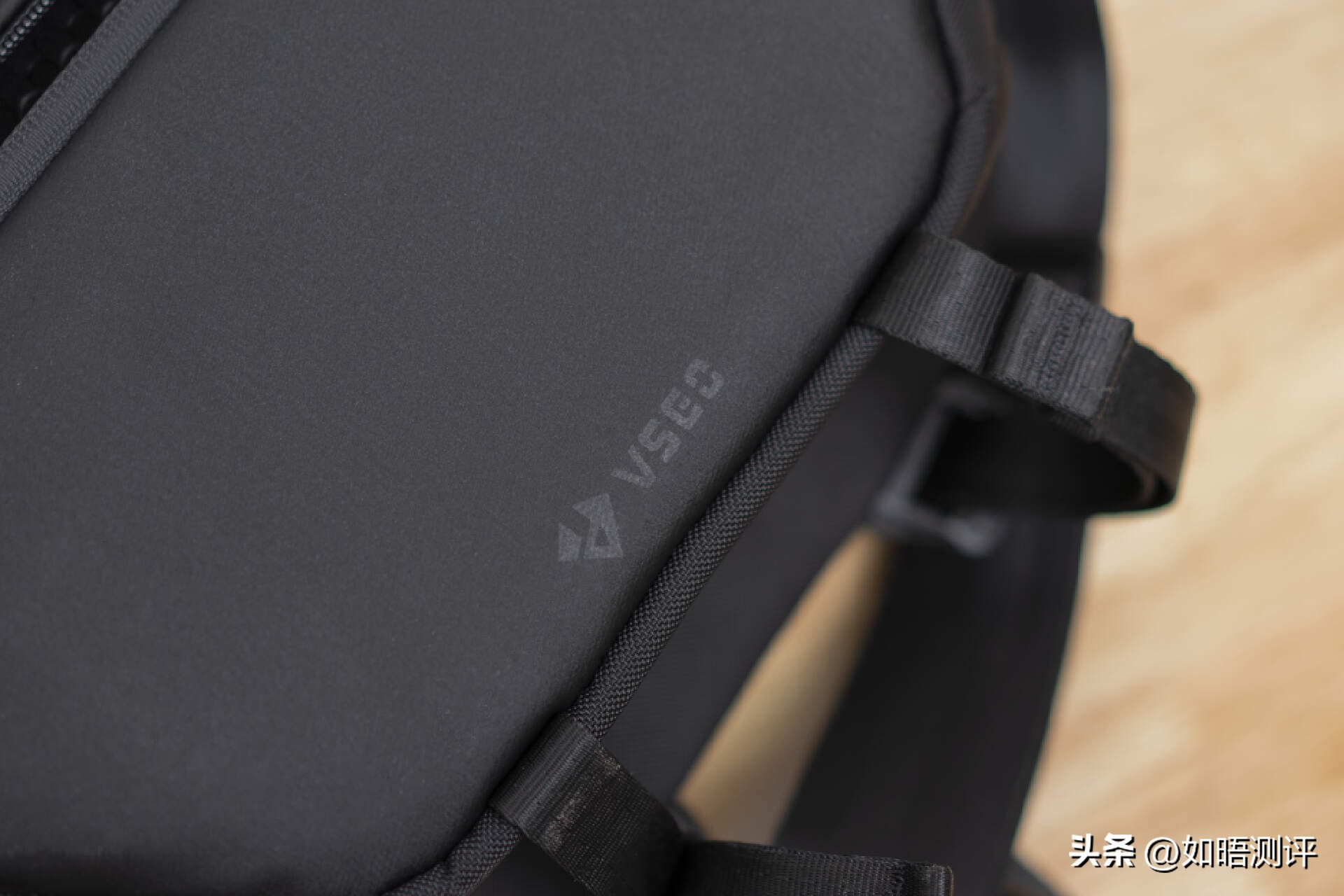 csgo黑鹞斜挎,花了8000块买了个包